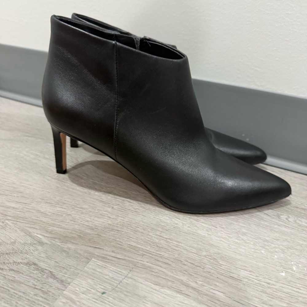Veronica Beard Ankle Booties Leone Pointed Toe Kitten Heels in Black Leather - Picture 4 of 10